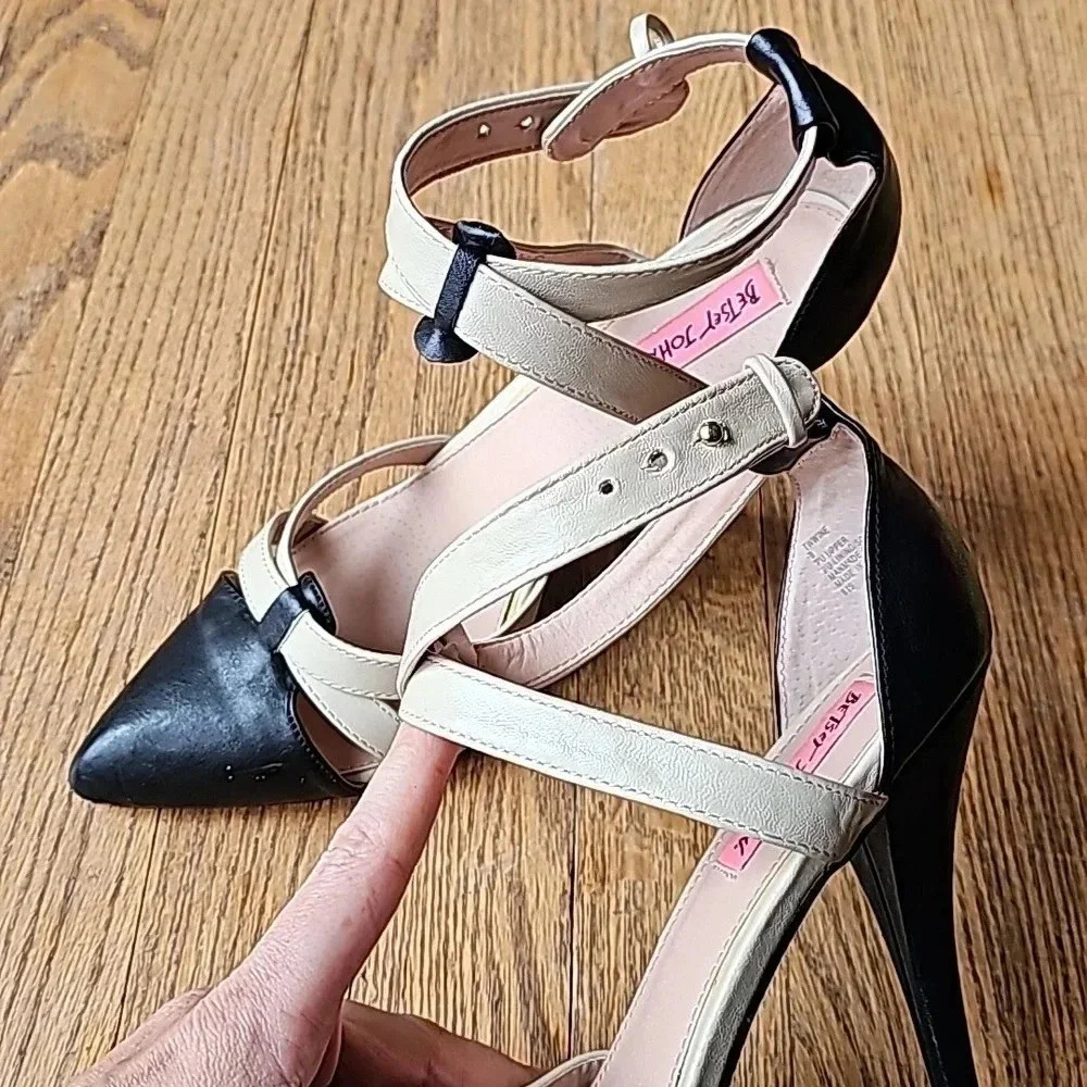 Betsey Johnson black and white heels size - Picture 9 of 10